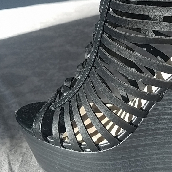 6 Inch Black Wedge - Picture 3 of 8